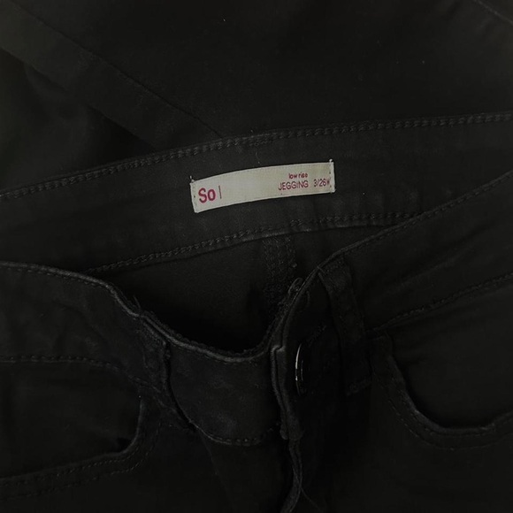 SO Low-Rise Ultimate Jegging in Black - Picture 3 of 5